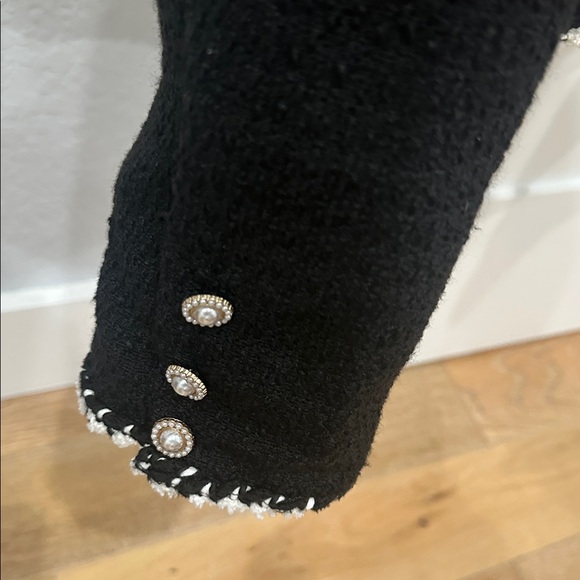 Ellen Tracy Black Jacket with White Detailing - Picture 5 of 6